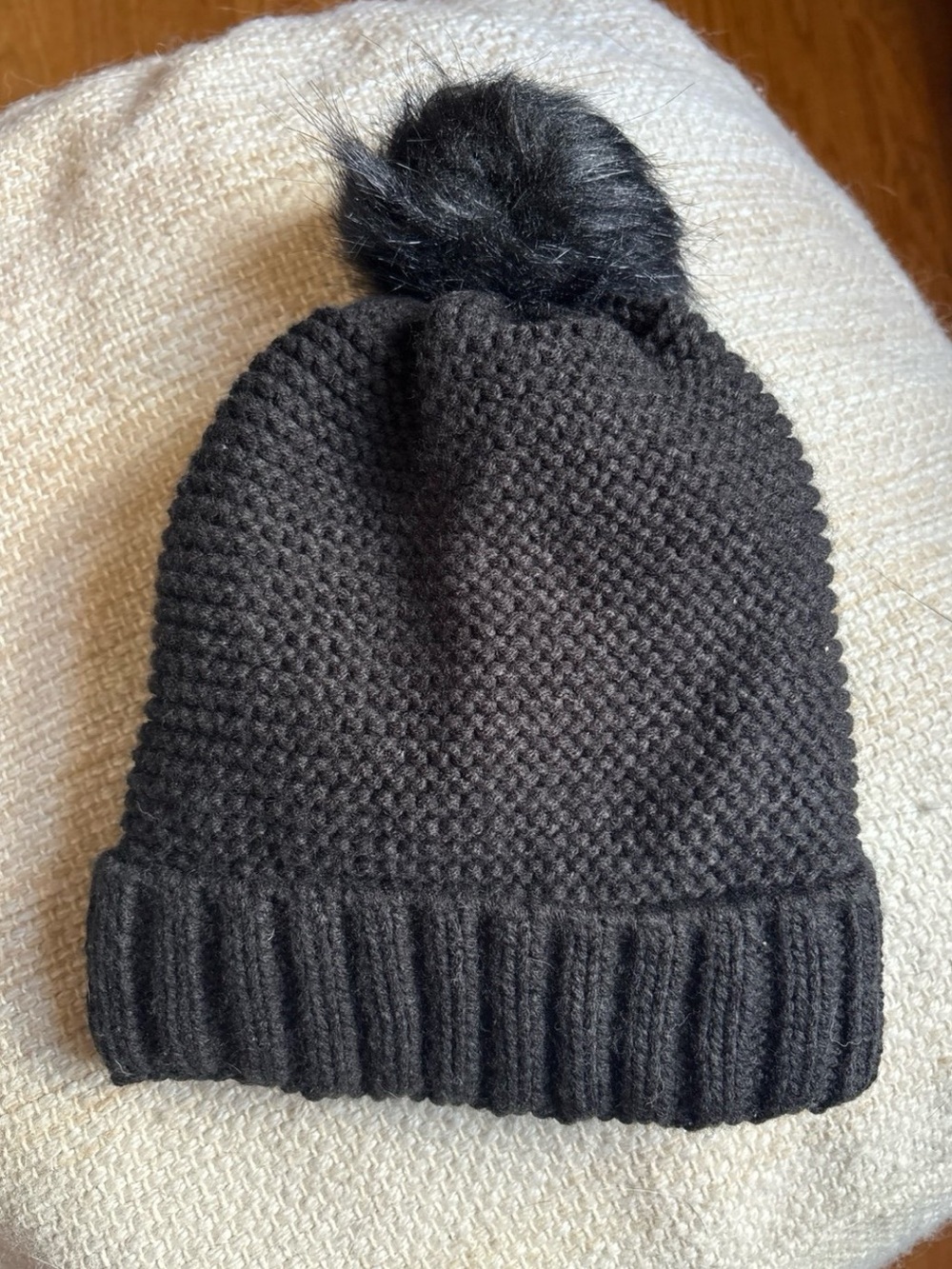 Black Knit Pom Pom Beanie